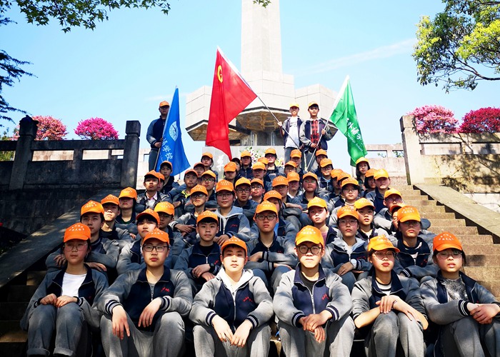 我校開展“緬懷先烈 傳承紅色基因”主題祭掃活動(dòng)