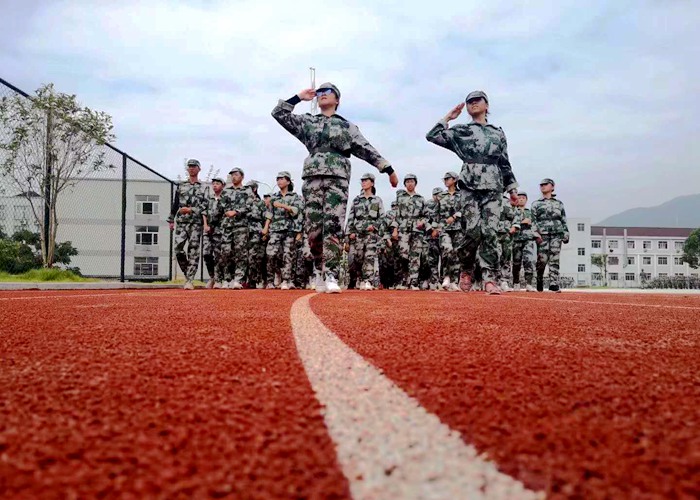高中部2020級(jí)新生軍訓(xùn)圓滿(mǎn)結(jié)束
